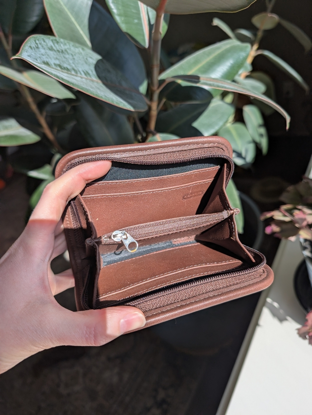 🤎 Coach Mahogany Neo Zip-Around Compact Clutch 🤎 - Picture 5 of 7